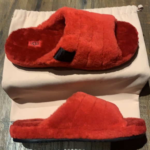 UGG Fluff You Luxury Slippers (Premium Material) - Picture 8 of 12